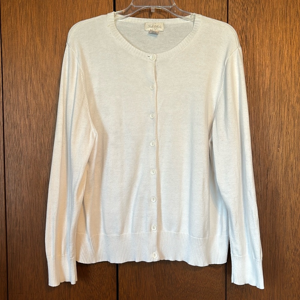 Ladies off-white cardigan